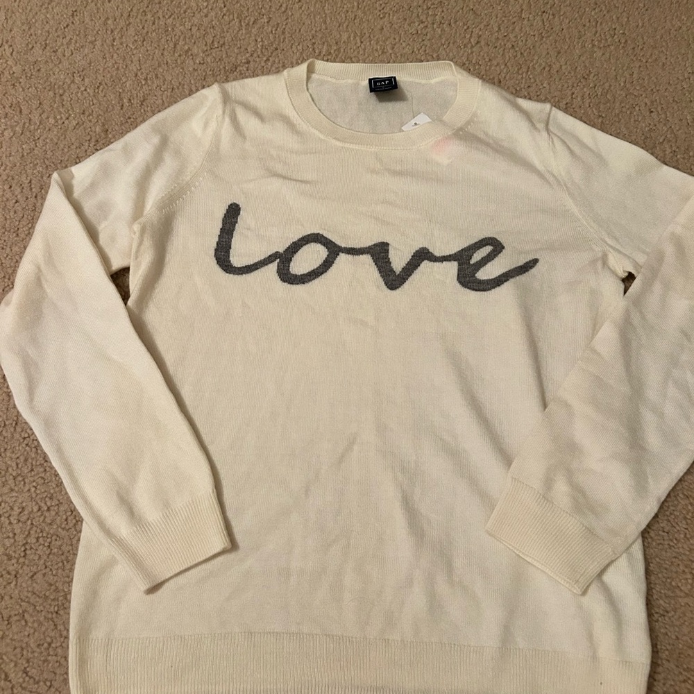 Gap women’s love sweater newest tag size medium
